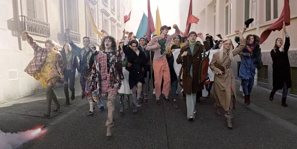 Der Einfluss von Markenaktivismus auf die Markeneinstellung und die Zahlungsbereitschaft der Generation Z in der Schweizer Modebranche