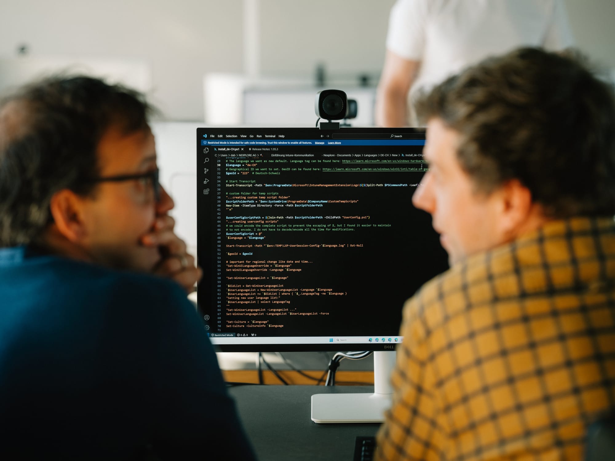 Softwarequalität projektübergreifend vergleichen: Eine Analyse von Praktiken in der Schweizer Softwareentwicklung